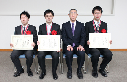左から、松本氏、新見氏、瀧川所長、伊藤氏