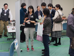 学生も一生懸命解説してます!