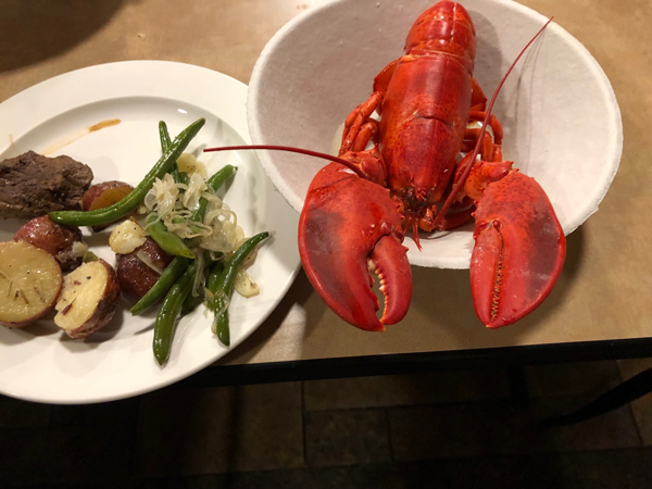Halloweenに大学で食べたロブスター