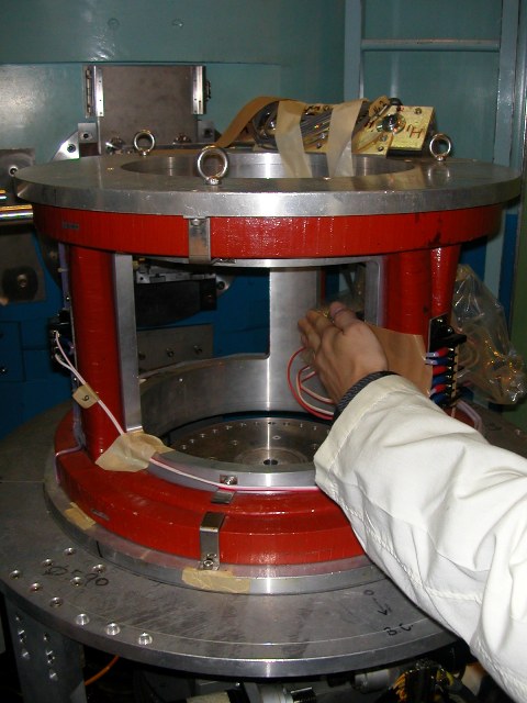 helmholtz coil on Base side view